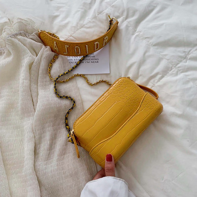 Jelenlegi női táska sima modell fém fogantyúval