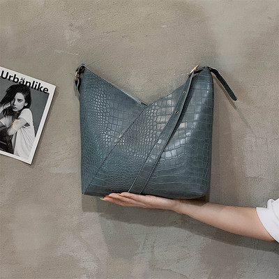 Alkalmi női táska széles modell