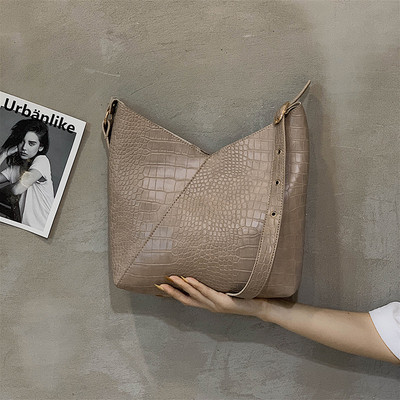 Alkalmi női táska széles modell