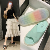 Modern női papucs színes talppal