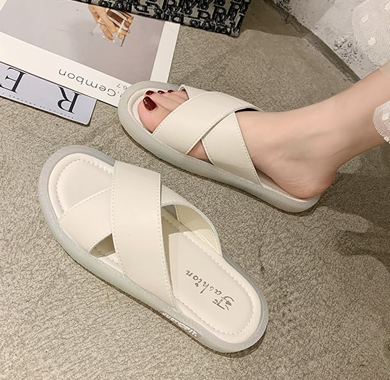 Modern női papucs színes talppal