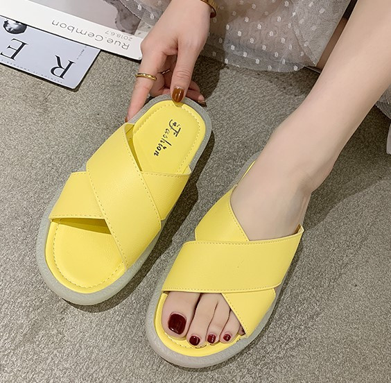 Modern női papucs színes talppal