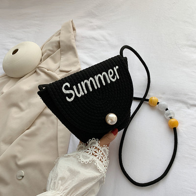 Modern női táska hosszú füllel, felirattal