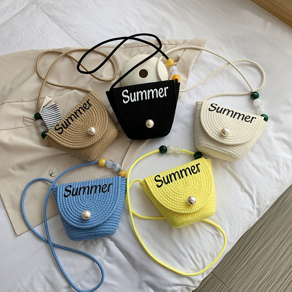 Modern női táska hosszú füllel, felirattal