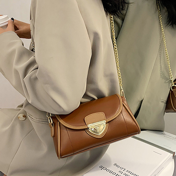 Modern női táska eko bőrből, csattal