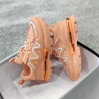 Aktuális női tornacipő színes nyakkendőkkel