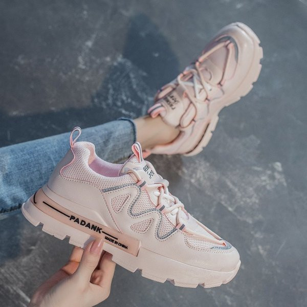 Aktuális női tornacipő színes nyakkendőkkel