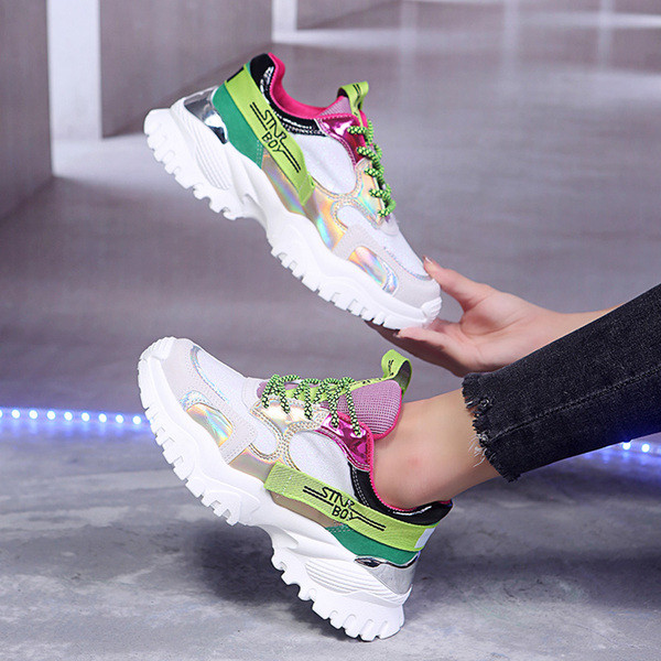 Női színes tornacipő durva talppal