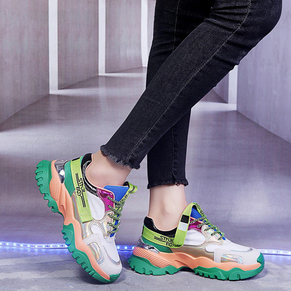 Női színes tornacipő durva talppal