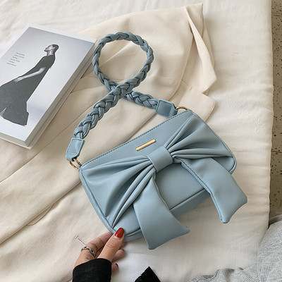 Moderna ženska torba na rame s trakom