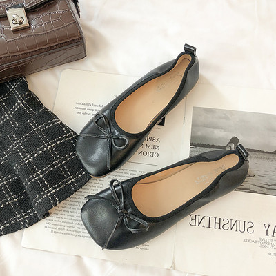 Μοντέρνα γυναικεία παπούτσια με κορδέλα και επίπεδη σόλα