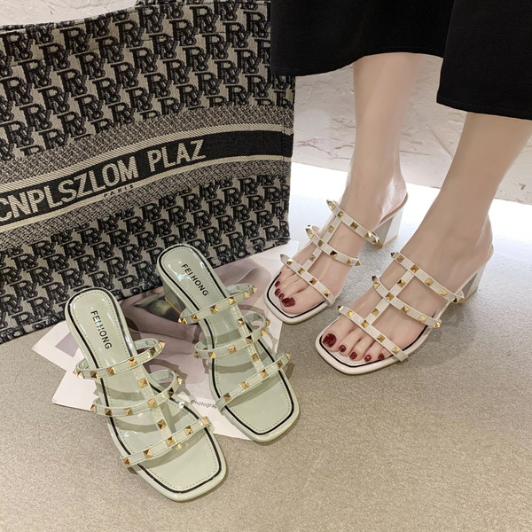 Moderne ženske papuče s ušicama i debelom petom