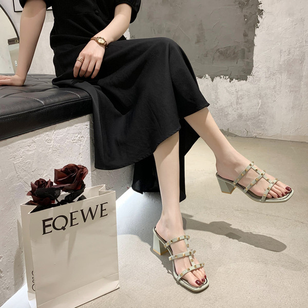 Moderne ženske papuče s ušicama i debelom petom