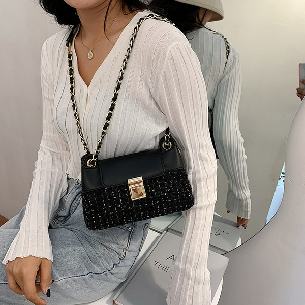 Mala ženska torbica sa šljokicama i dugom ručkom