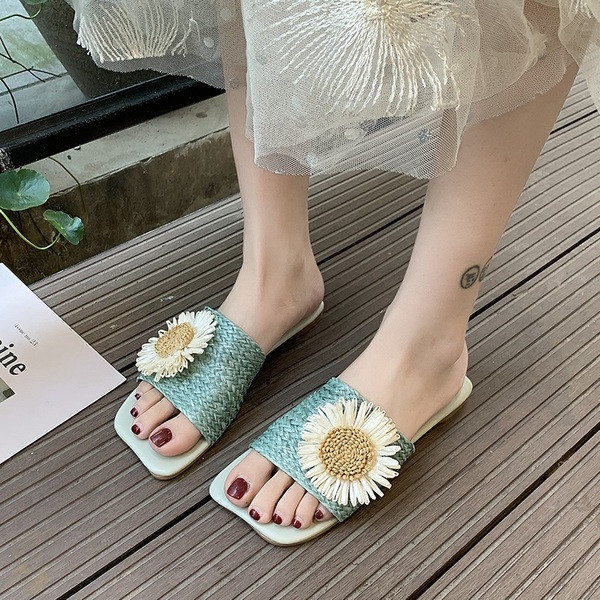 Alkalmi női papucs 3D virággal