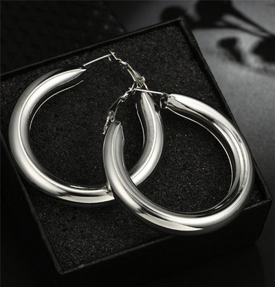 Naiste kaasaegsed kõrvarõngad tüüpi sõrmused