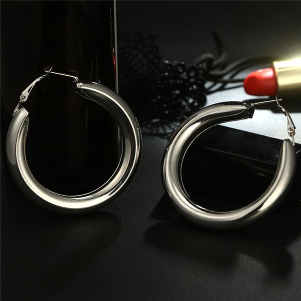 Naiste kaasaegsed kõrvarõngad tüüpi sõrmused