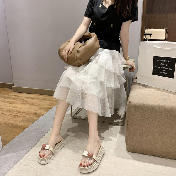 Modern női papucs átlátszó résszel és 3D elemekkel