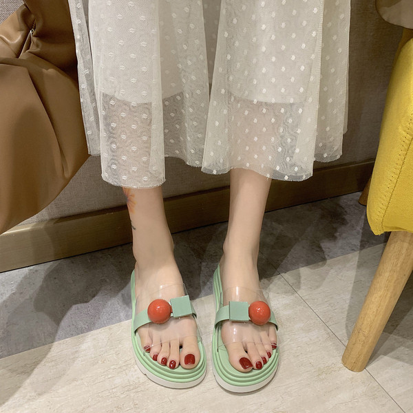 Modern női papucs átlátszó résszel és 3D elemekkel