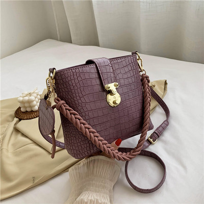 Női alkalmi táska eko bőrből, hosszú füllel