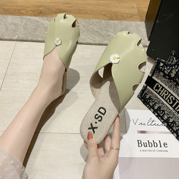 Modern női zárt papucs 3D virággal