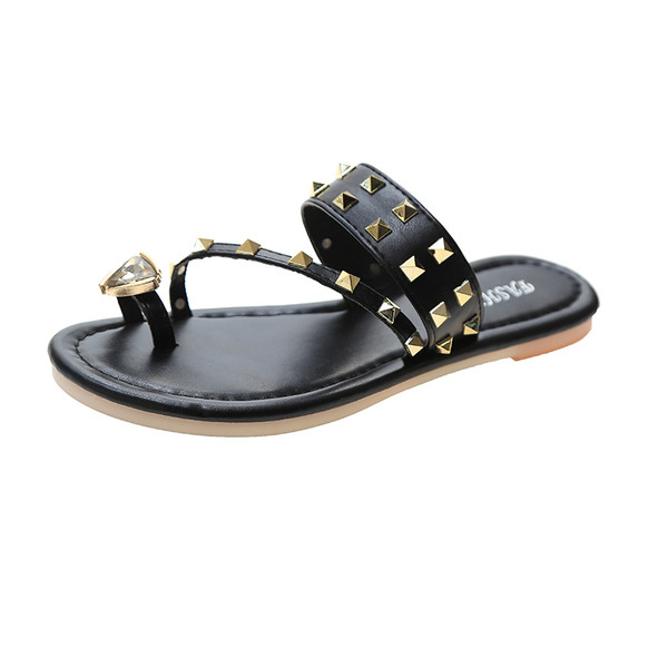 Moodsad aasadega naiste sussid üle varba