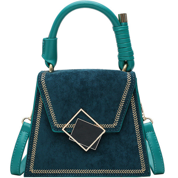 Stílusos női táska rövid és hosszú füllel