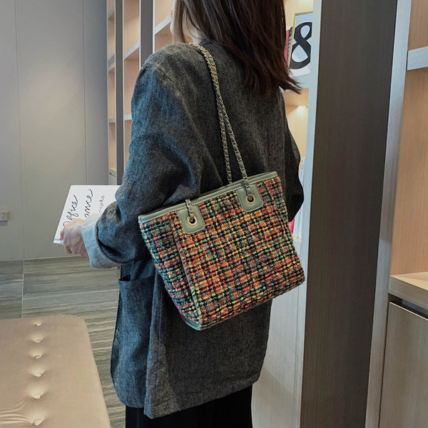 Modernus moteriškas languotas krepšys ilga rankena