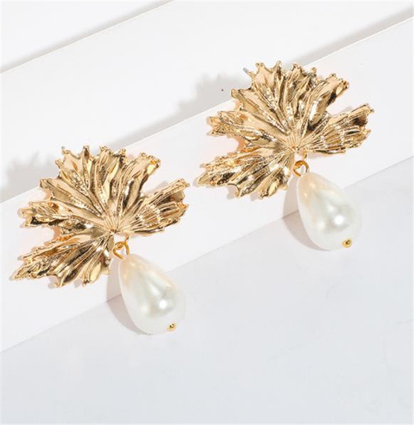 Modern fülbevaló levél és gyöngy formájú