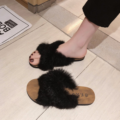 Női papucs lapos talppal és pehellyel - két modell