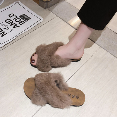 Női papucs lapos talppal és pehellyel - két modell