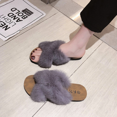 Női papucs lapos talppal és pehellyel - két modell