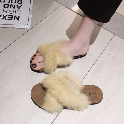 Női papucs lapos talppal és pehellyel - két modell