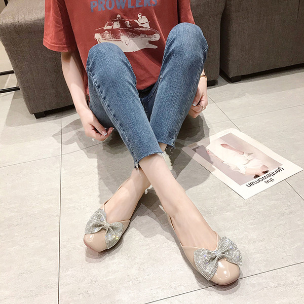 Új modell női cipő szalaggal