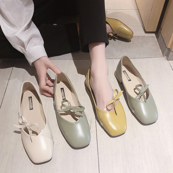 Naiste vabaajajalatsid lameda tallaga nahast