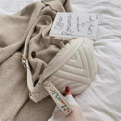 Modern női válltáska tiszta modell