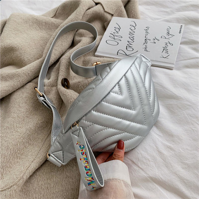 Modern női válltáska tiszta modell