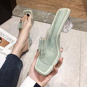 Női papucs átlátszó szögletes sarokkal