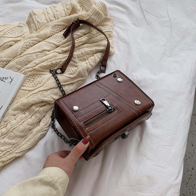 Eko bőrből készült alkalmi női táska cipzárral