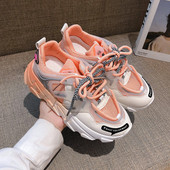 Női tornacipők új modellje színes nyakkendőkkel