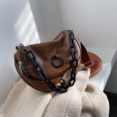 Női mindennapi táska öko bőrből, fém fogantyúval