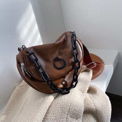 Női mindennapi táska öko bőrből, fém fogantyúval