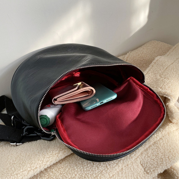 Női mindennapi táska öko bőrből, fém fogantyúval