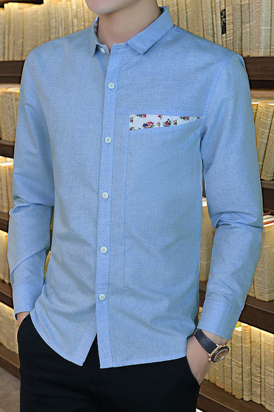 Stilingi vyriški marškiniai ilgomis rankovėmis ir gėlių motyvais