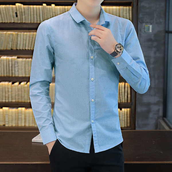 Stílusos férfi ing emblémával és hosszú ujjal