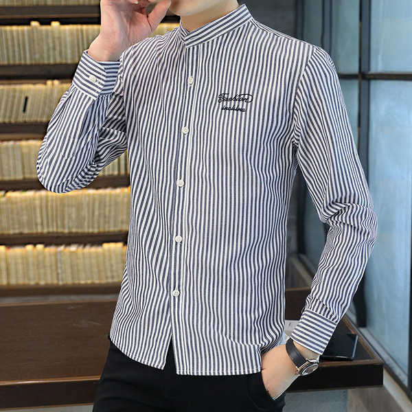 Prugasta muška košulja s niskim ovratnikom i vezom