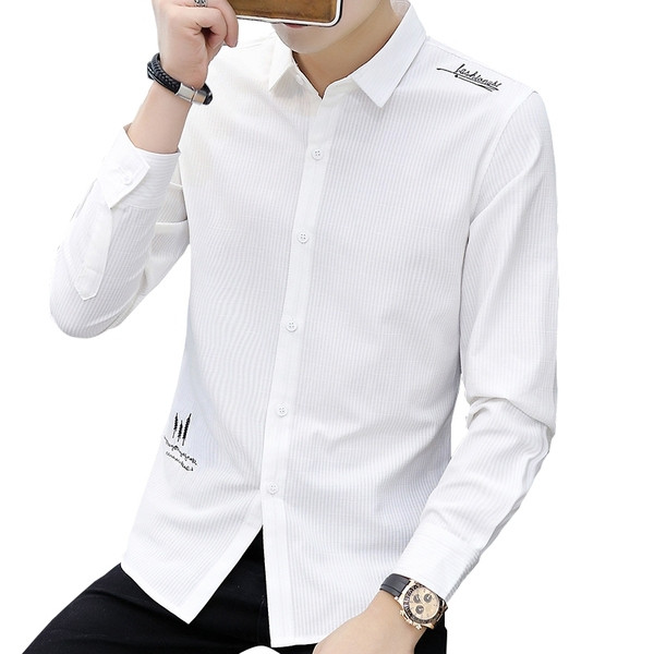 Moodne meeste särk tikandi ja klassikalise kraega