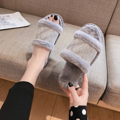 Naujo modelio moteriškos pūkinės šlepetės plokščiu padu