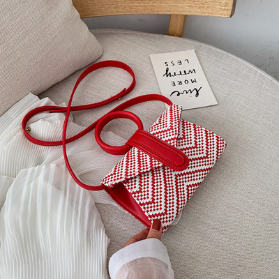 Stílusos női mini táska kerek fogantyúval