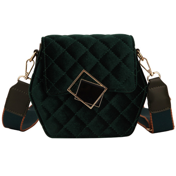 Elegáns női táska csattal